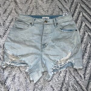 Good American Bombshell Jean Shorts button fly distress/ripped light wash 6/28
